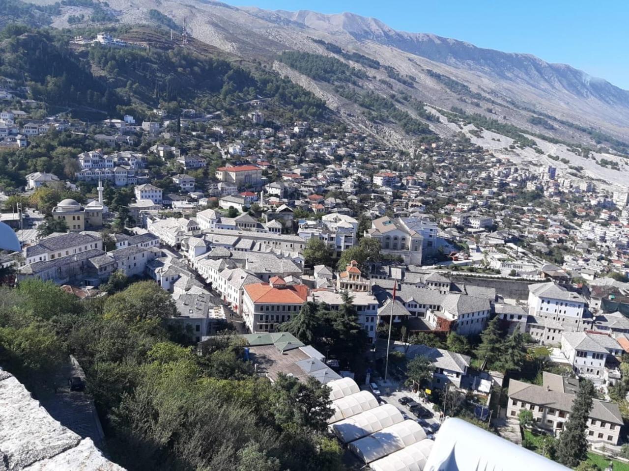 Guest House Denis Gjirokastër Eksteriør billede