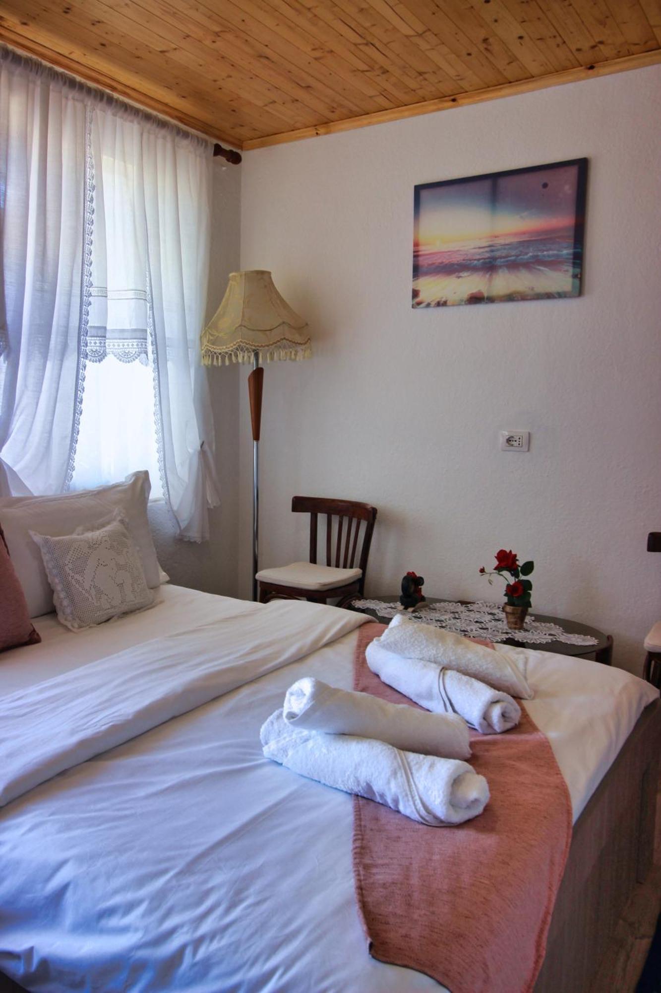 Guest House Denis Gjirokastër Eksteriør billede