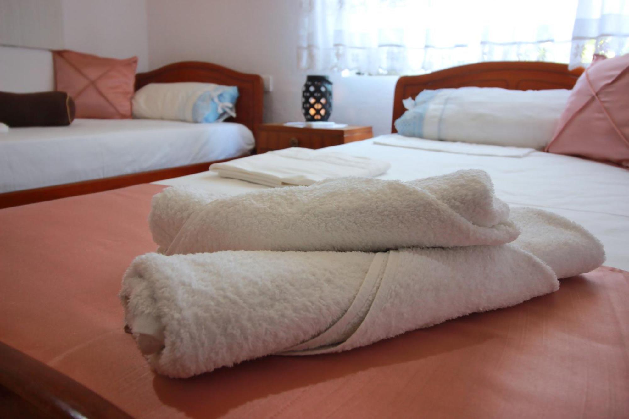 Guest House Denis Gjirokastër Eksteriør billede